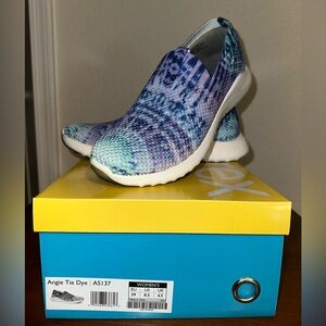 NIB Aetrex Angie Tie Dye Slip-On Sneakers Size 8.5 Purple Blue Arch Support